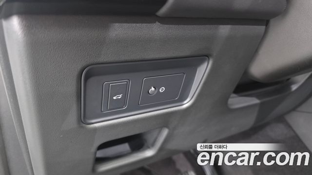 Land Rover Discovery 5 3.0 SD6 HSE Luxury 2019 — фото 15