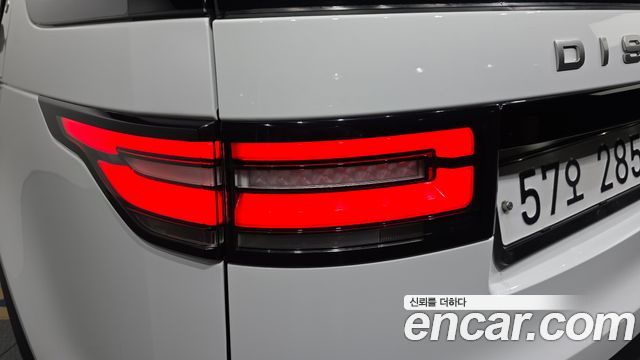 Land Rover Discovery 5 3.0 SD6 HSE Luxury 2019 — фото 23