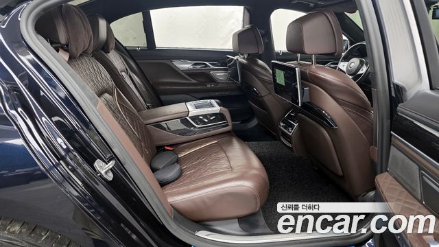 BMW 7 Series (G11) 730Ld xDrive M Sport 2021 — фото 16