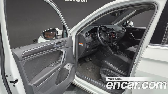 Volkswagen Tiguan (II) 2.0 TDI Premium 2020 — фото 10