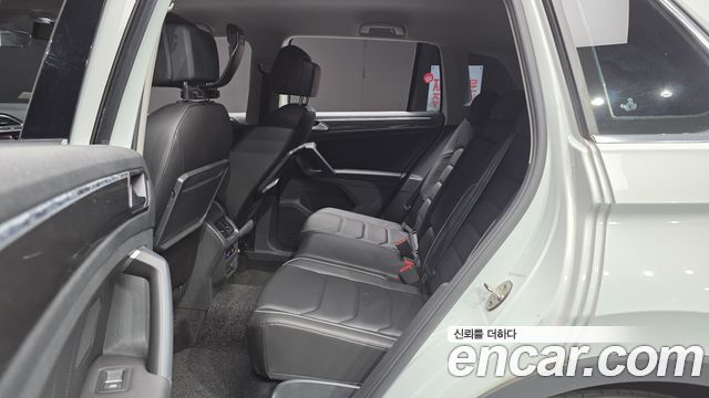 Volkswagen Tiguan (II) 2.0 TDI Premium 2020 — фото 12