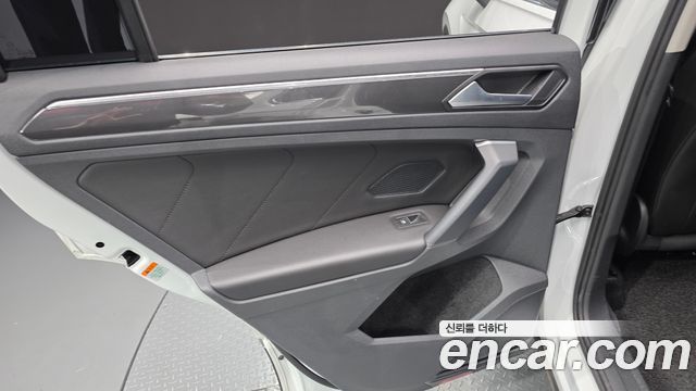 Volkswagen Tiguan (II) 2.0 TDI Premium 2020 — фото 25