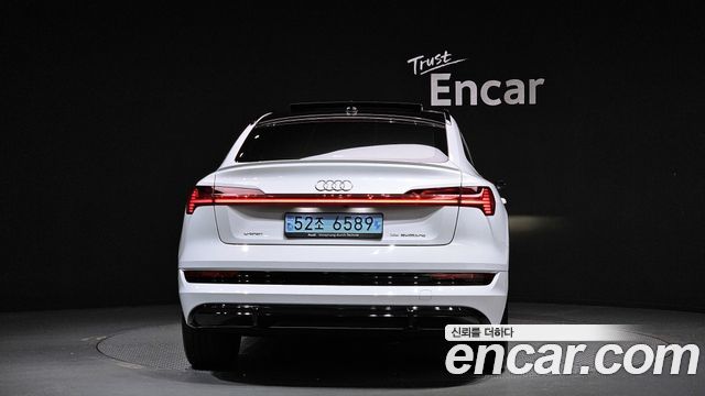 Audi e-tron 55 Quattro Sportback 2022 — фото 4