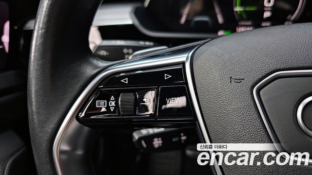 Audi e-tron 55 Quattro Sportback 2022 — фото 15