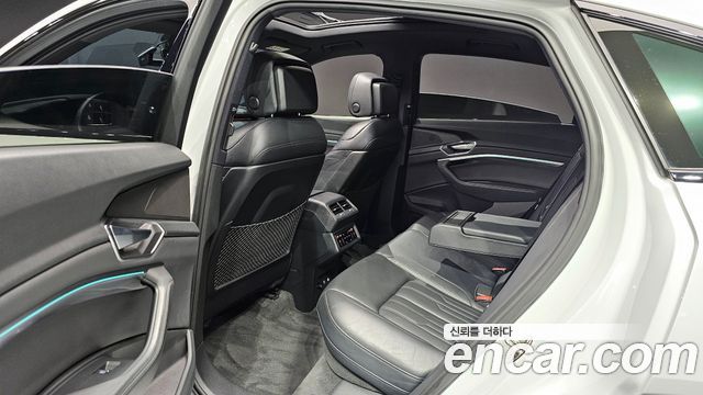 Audi e-tron 55 Quattro Sportback 2022 — фото 19