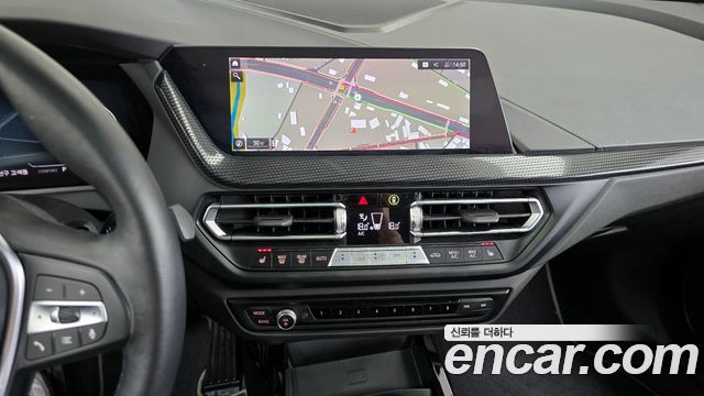 BMW 1 Series (F40) 120i Sports 2024 — фото 14