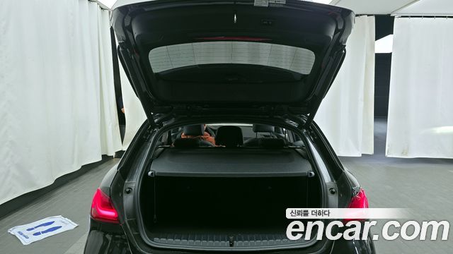BMW 1 Series (F40) 120i Sports 2024 — фото 20