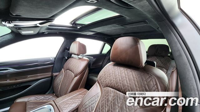BMW 7 Series (G11) 740Li xDrive M Sport Package 2021 — фото 16