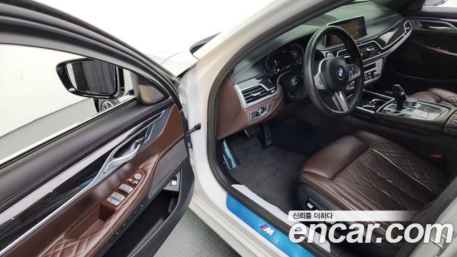 BMW 7 Series (G11) 740Li xDrive M Sport Package 2021 — фото 17