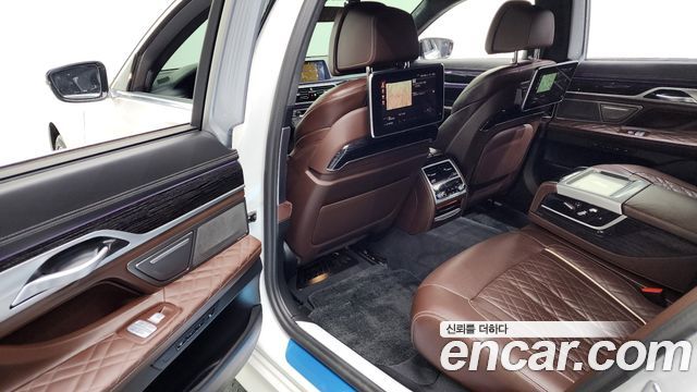 BMW 7 Series (G11) 740Li xDrive M Sport Package 2021 — фото 21