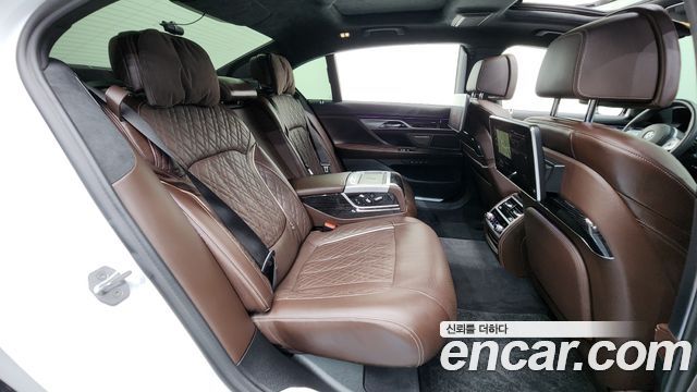 BMW 7 Series (G11) 740Li xDrive M Sport Package 2021 — фото 23