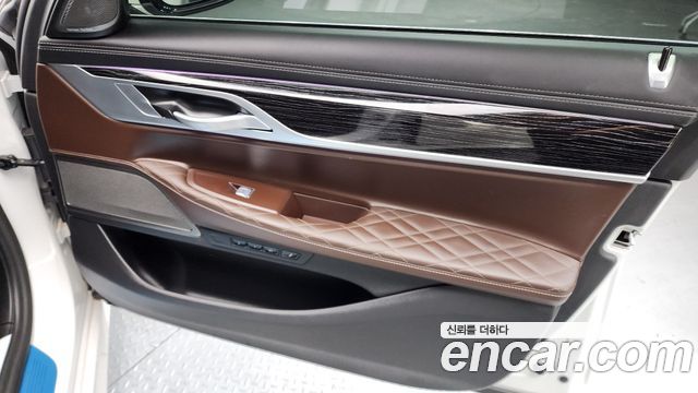 BMW 7 Series (G11) 740Li xDrive M Sport Package 2021 — фото 30