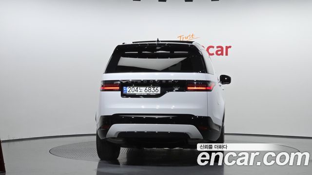 Land Rover Discovery 5 P360 R-Dynamic SE 2023 — фото 4