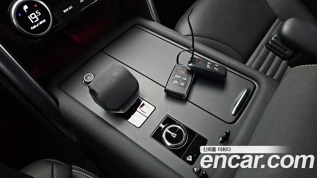 Land Rover Discovery 5 P360 R-Dynamic SE 2023 — фото 9