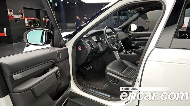 Land Rover Discovery 5 P360 R-Dynamic SE 2023 — фото 10