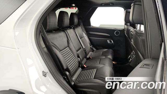Land Rover Discovery 5 P360 R-Dynamic SE 2023 — фото 11