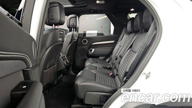 Land Rover Discovery 5 P360 R-Dynamic SE 2023 — фото 12