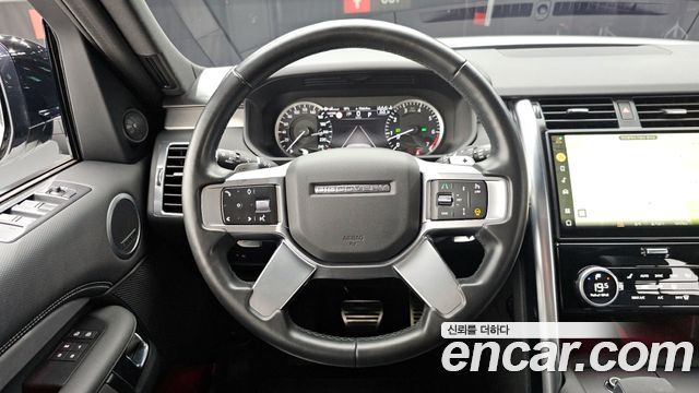Land Rover Discovery 5 P360 R-Dynamic SE 2023 — фото 13