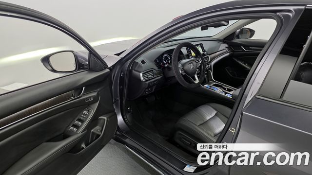 Honda Accord (X) 2.0 Hybrid Touring 2020 — фото 10