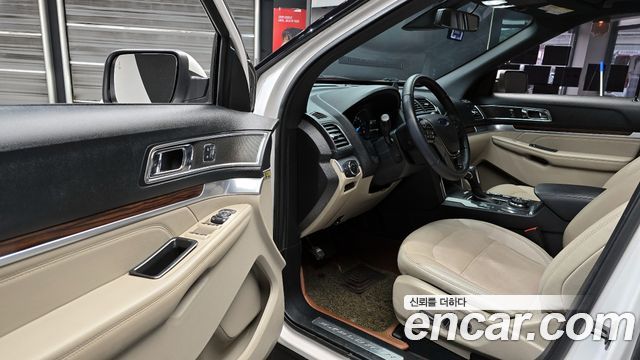 Ford Explorer 2.3 Limited 4WD 5th 2018 — фото 10