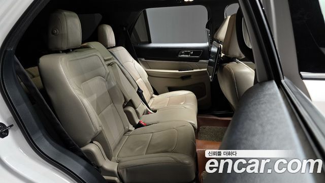 Ford Explorer 2.3 Limited 4WD 5th 2018 — фото 11