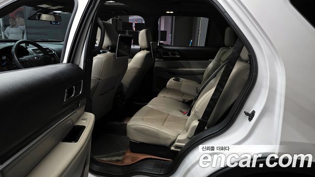 Ford Explorer 2.3 Limited 4WD 5th 2018 — фото 12
