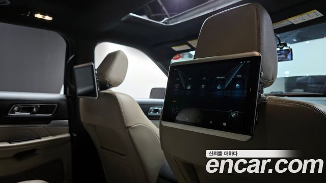 Ford Explorer 2.3 Limited 4WD 5th 2018 — фото 18