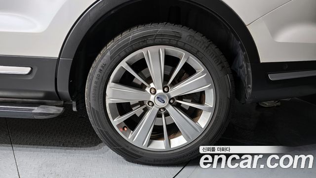 Ford Explorer 2.3 Limited 4WD 5th 2018 — фото 21