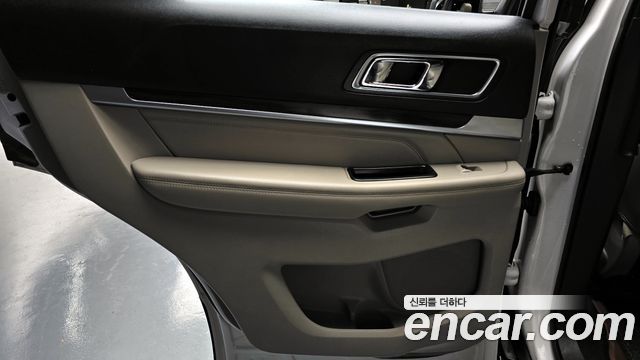 Ford Explorer 2.3 Limited 4WD 5th 2018 — фото 25