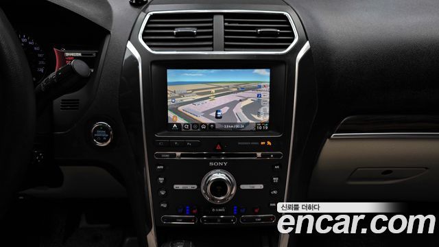 Ford Explorer 2.3 Limited 4WD 5th 2018 — фото 29