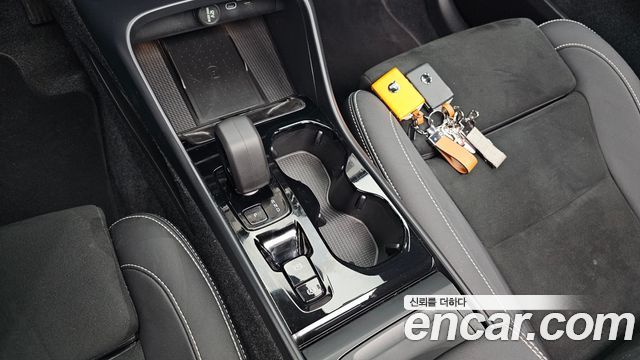 Volvo XC40 B4 Black Edition 2025 — фото 9