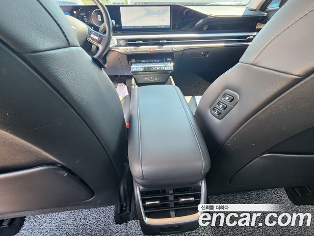 Hyundai Grandeur (GN7) 3.5 LPG 2WD Exclusive 2023 — фото 9