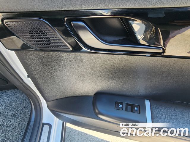 Hyundai Grandeur (GN7) 3.5 LPG 2WD Exclusive 2023 — фото 15