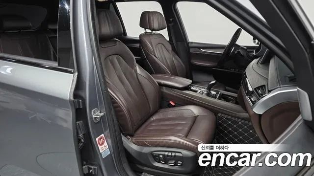BMW X5 (F15) xDrive M50d 2015 — фото 16