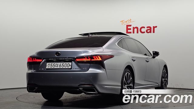 Lexus LS500 (V) 3.5 Luxury AWD 2022 — фото 2