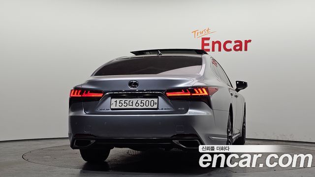 Lexus LS500 (V) 3.5 Luxury AWD 2022 — фото 4