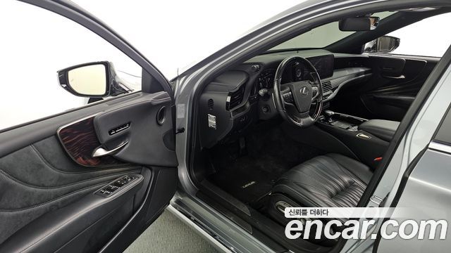 Lexus LS500 (V) 3.5 Luxury AWD 2022 — фото 10