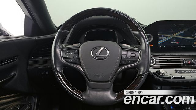 Lexus LS500 (V) 3.5 Luxury AWD 2022 — фото 13