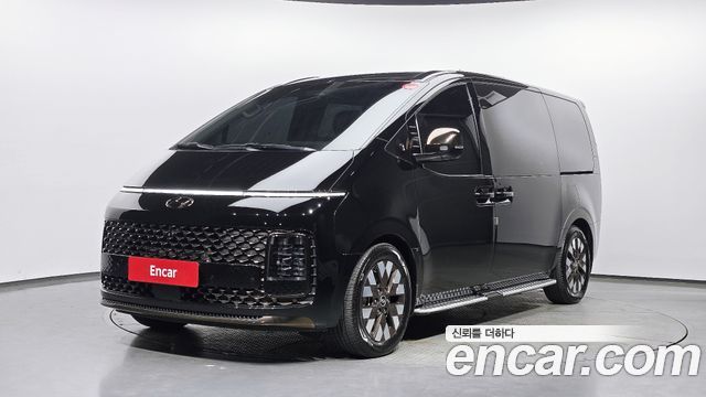 Hyundai Staria 4WD Lounge 9-Seater Inspiration 2023 — фото 1