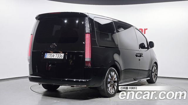 Hyundai Staria 4WD Lounge 9-Seater Inspiration 2023 — фото 2