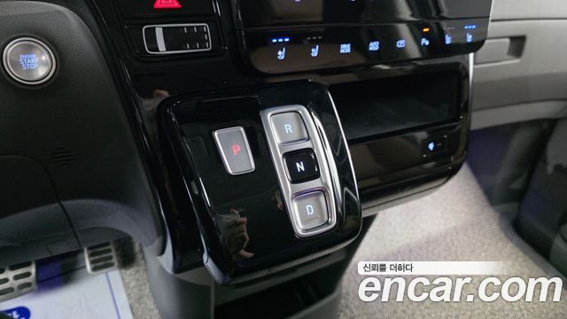 Hyundai Staria 4WD Lounge 9-Seater Inspiration 2023 — фото 9