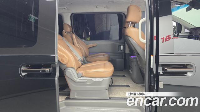 Hyundai Staria 4WD Lounge 9-Seater Inspiration 2023 — фото 11