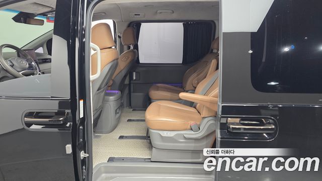 Hyundai Staria 4WD Lounge 9-Seater Inspiration 2023 — фото 12