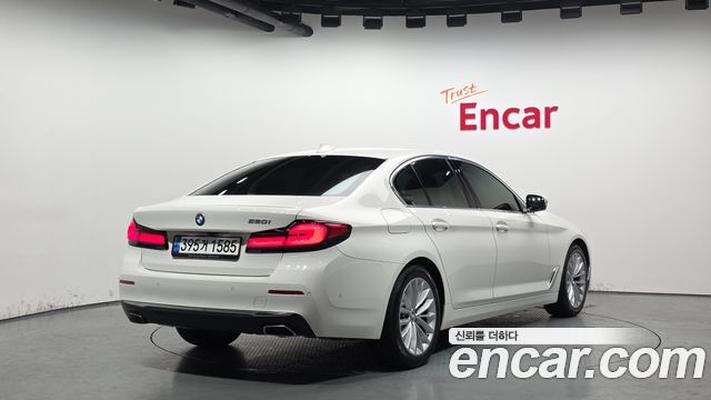 BMW 5 Series (G30) 520i Luxury 2021 — фото 2