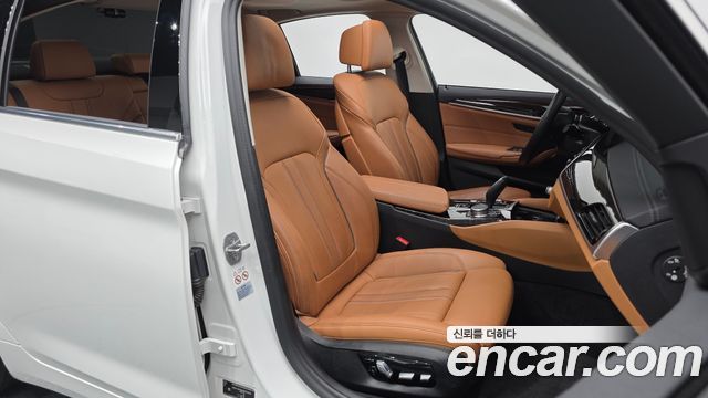 BMW 5 Series (G30) 520i Luxury 2021 — фото 16