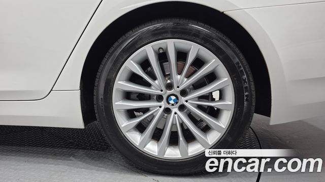 BMW 5 Series (G30) 520i Luxury 2021 — фото 27