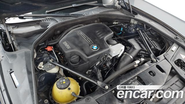 BMW 5 Series (F10) 528i 2012 — фото 6