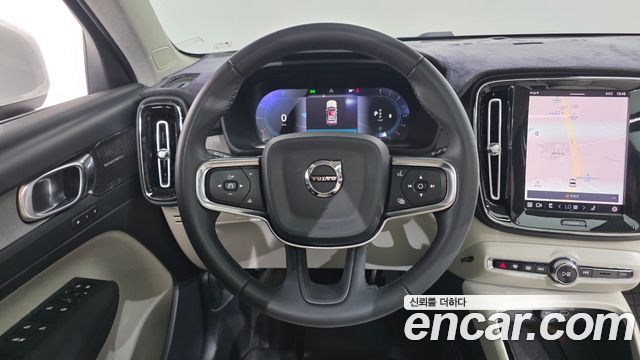 Volvo XC40 B4 Ultimate Bright 2023 — фото 18