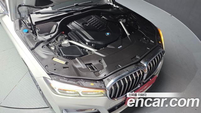 BMW 7 Series (G11) 740i M Sport 2022 — фото 6