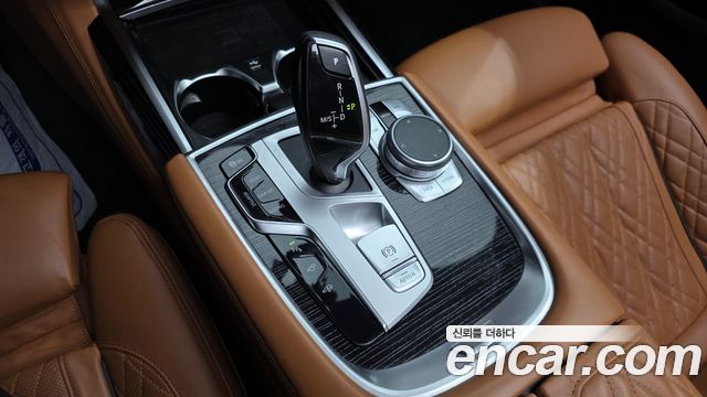 BMW 7 Series (G11) 740i M Sport 2022 — фото 9